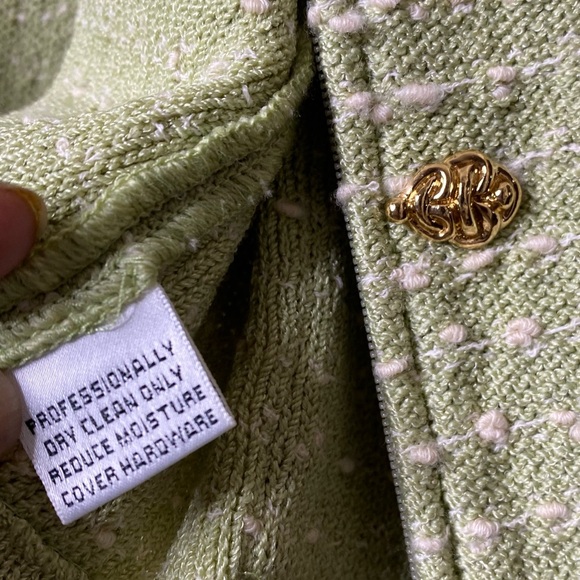 St. John • Santana Knit Green Boucle Skirt Suit • USA - Picture 8 of 14